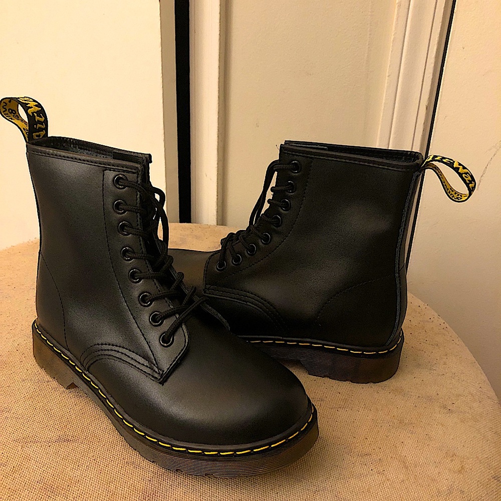 Dr. Martens Pascal 1460 Virginia Leather Boots.
